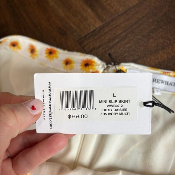 WeWoreWhat Women's Mini Slip Skirt Ditsy Daisies Ivory Yellow Size Large NWT - Picture 7 of 9